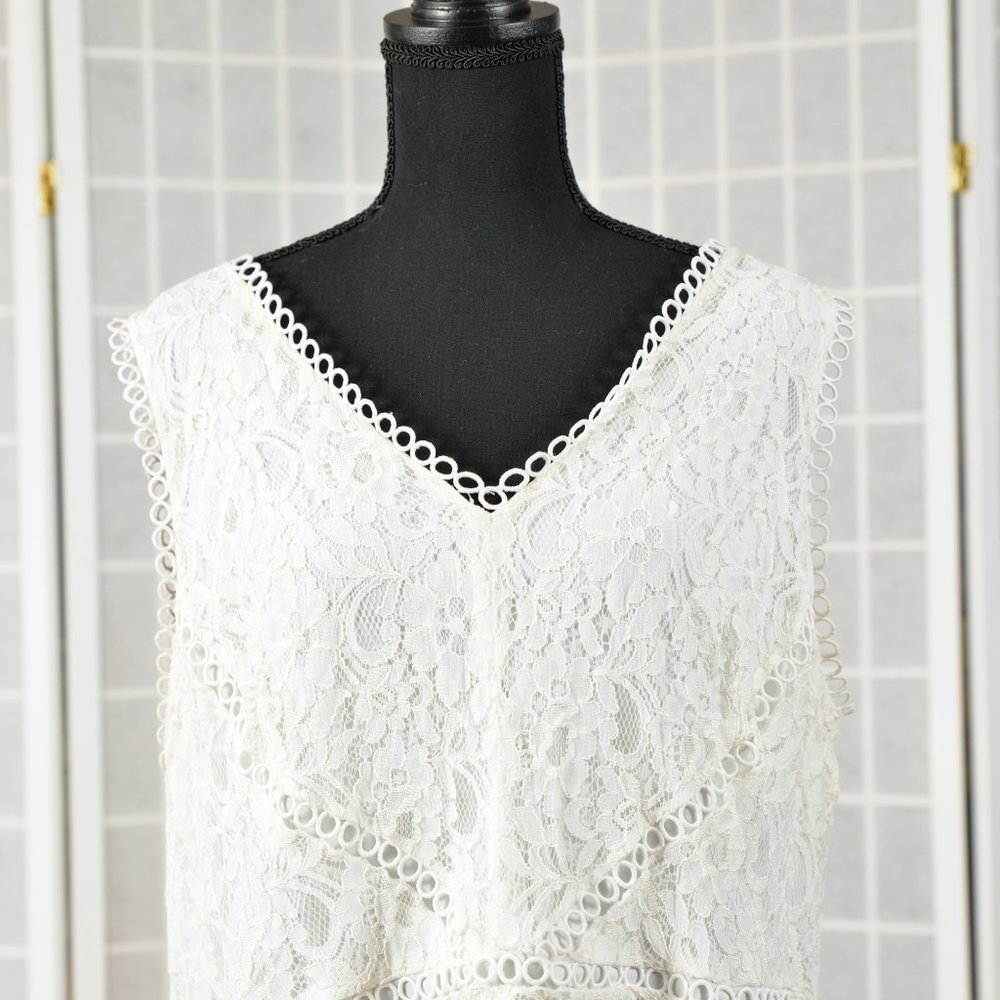 Neiman Marcus Off White All Lace Cocktail Dress - Picture 4 of 13